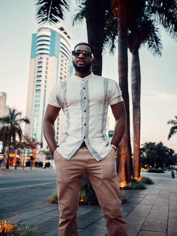 Découvrez les incontournables pantalons homme de Serge Blanco